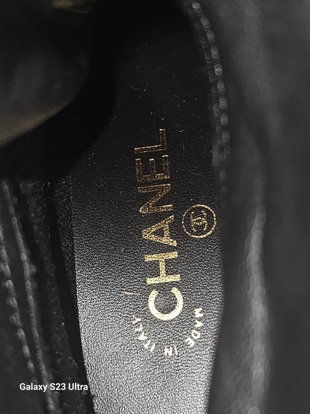 CHANEL elevate your